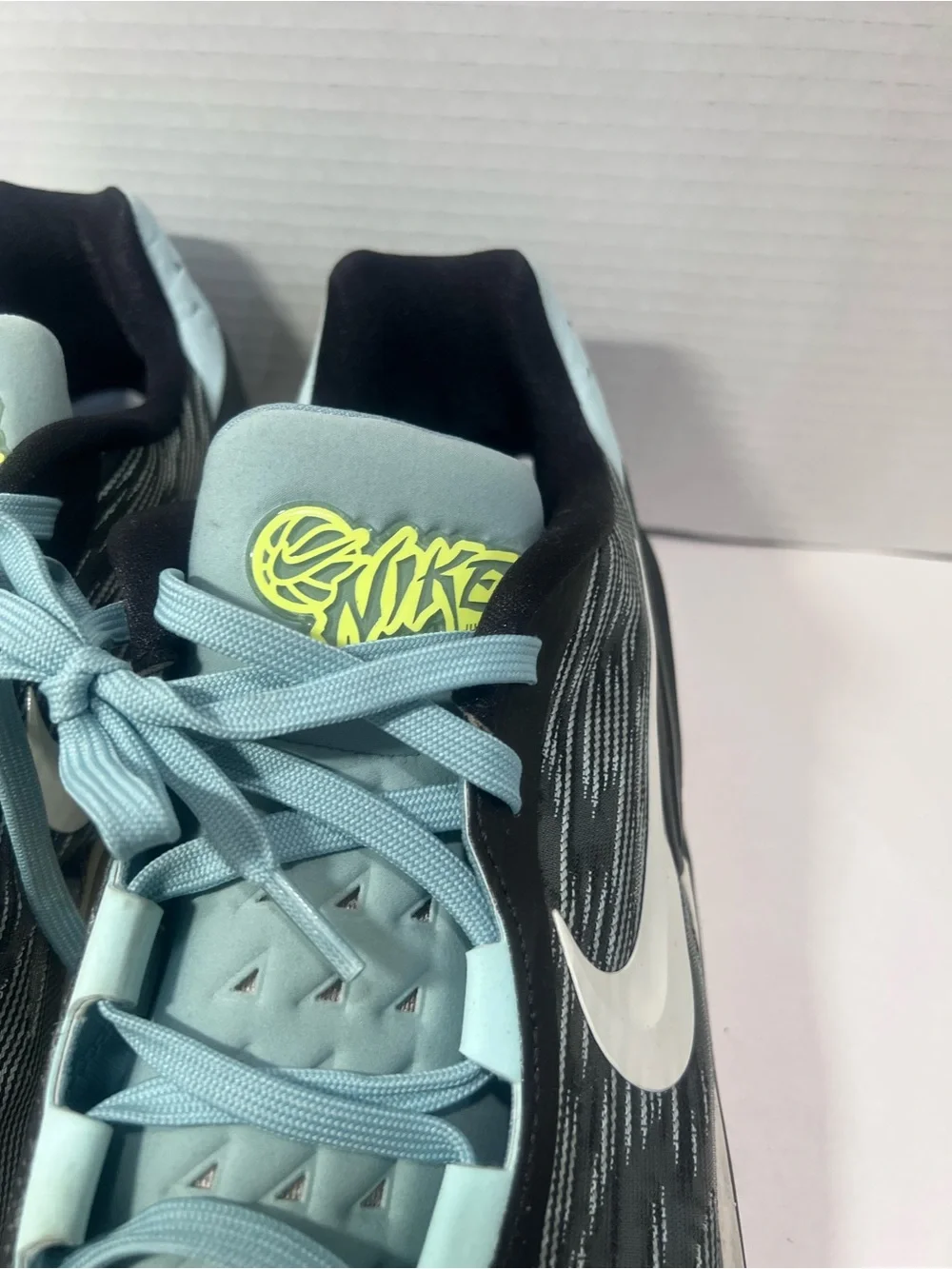 Nike Men's Black and Light Teal Athletic Running Shoes